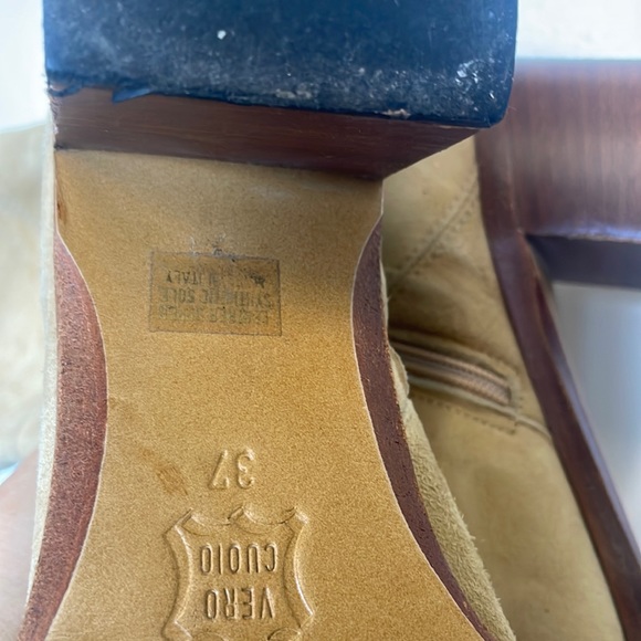 Oliver suede boots with turquoise buckle. Great fall color. Cowgirl wedding - Picture 5 of 8